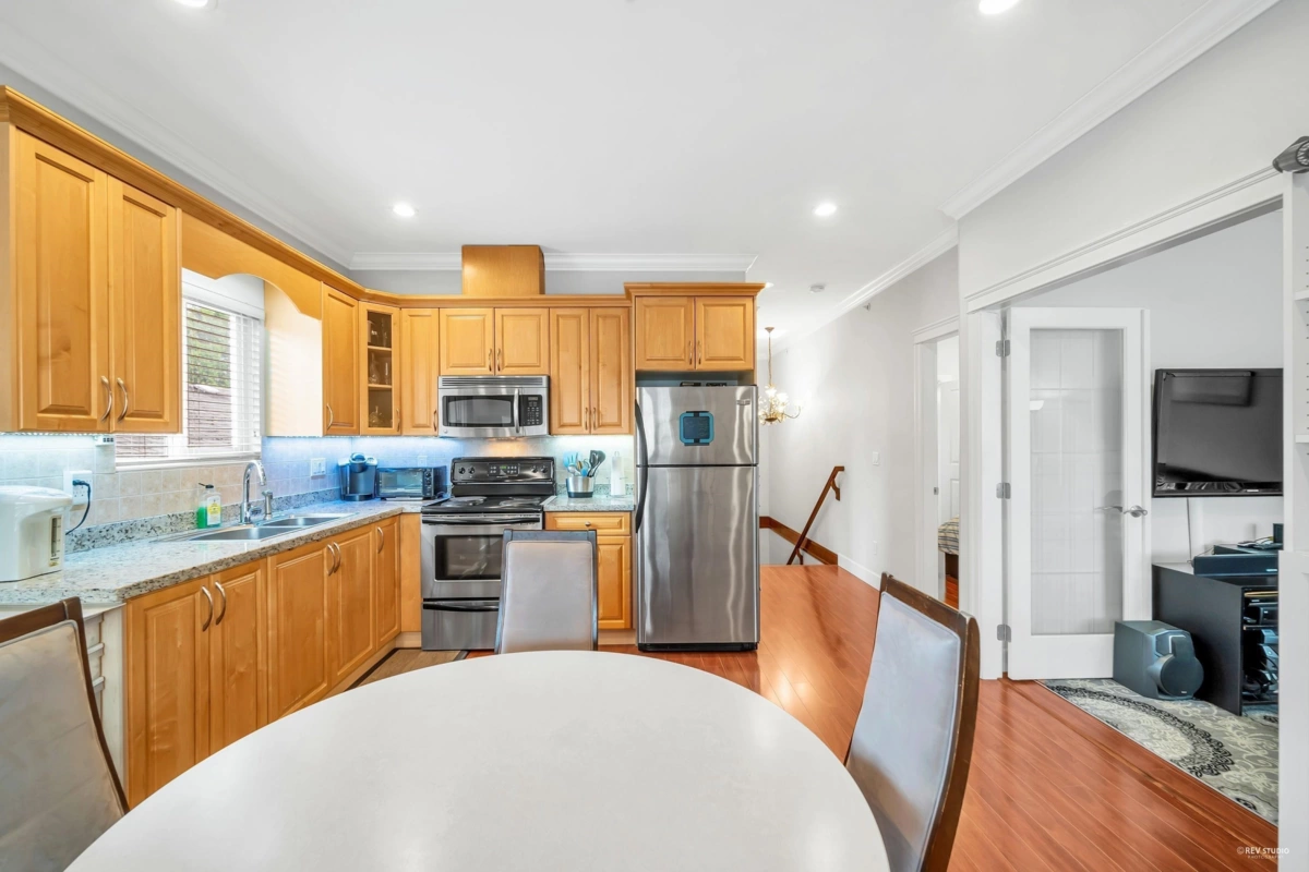 Primary Bathroom Photo of 669 W 71st Avenue, Vancouver, BC