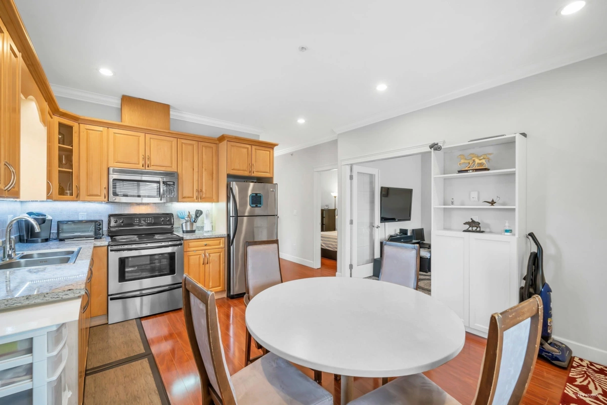 Primary Bedroom Photo of 669 W 71st Avenue, Vancouver, BC