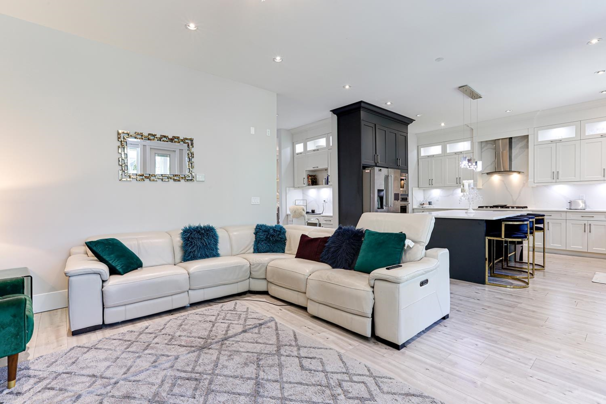 Breakfast Nook Photo of 3399 Derbyshire Avenue, Coquitlam, BC