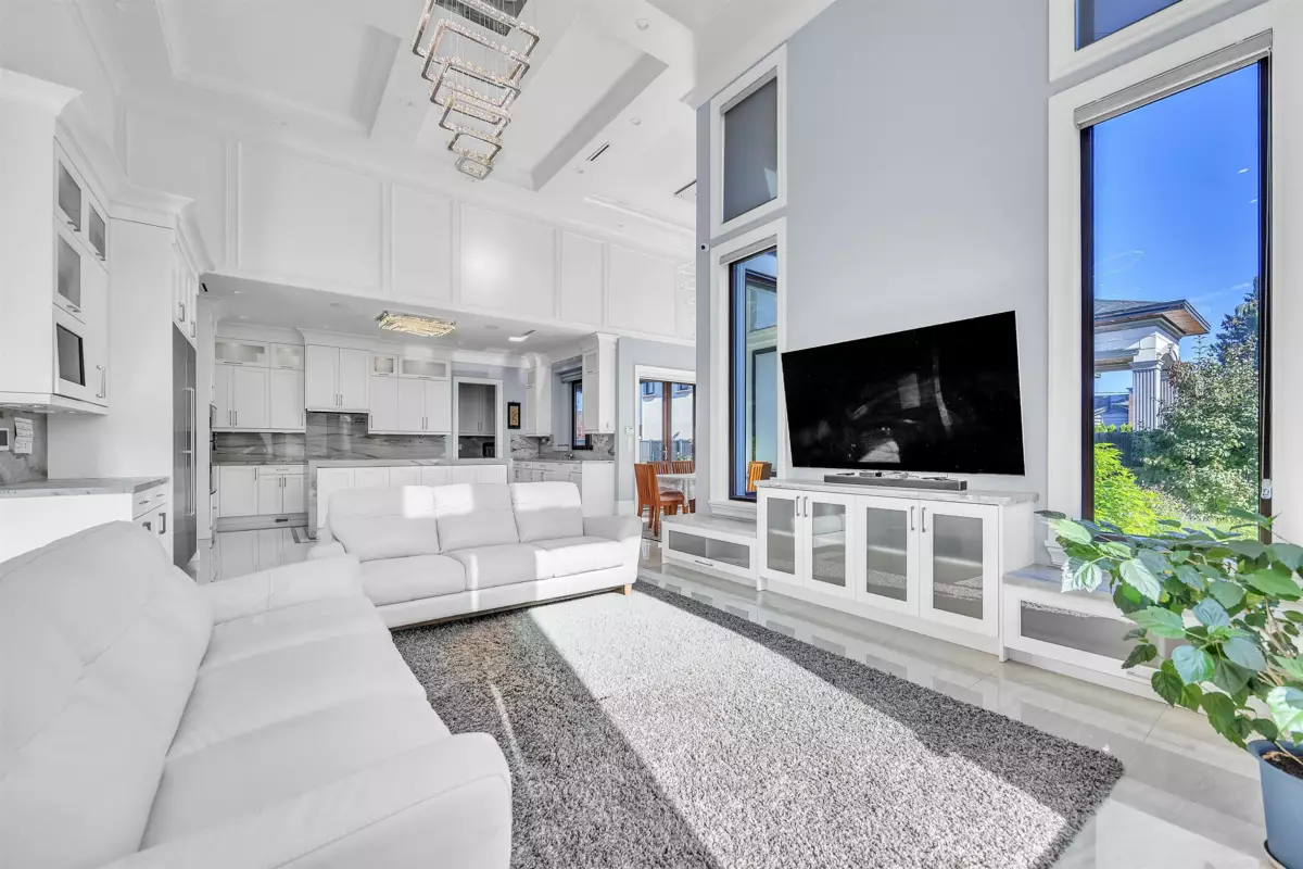 Dining Area Photo of 6031 Woodwards Road, Richmond, BC