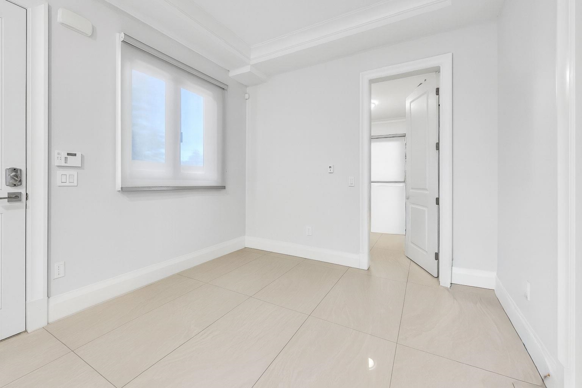 Hallway Photo of 6031 Woodwards Road, Richmond, BC