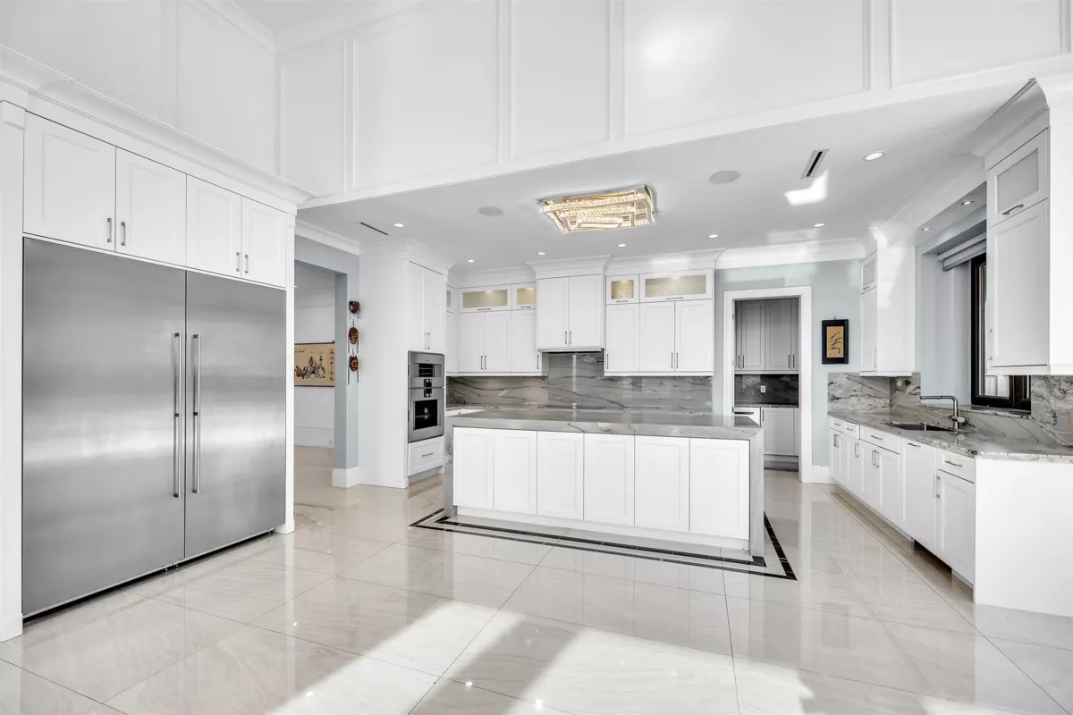 Kitchen Photo of 6031 Woodwards Road, Richmond, BC