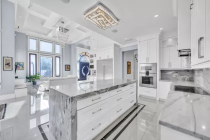Kitchen Island Photo of 6031 Woodwards Road, Richmond, BC