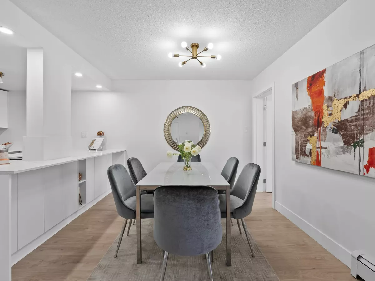 Walk-In Closet Photo of 602 1177 Pacific Boulevard, Vancouver, BC