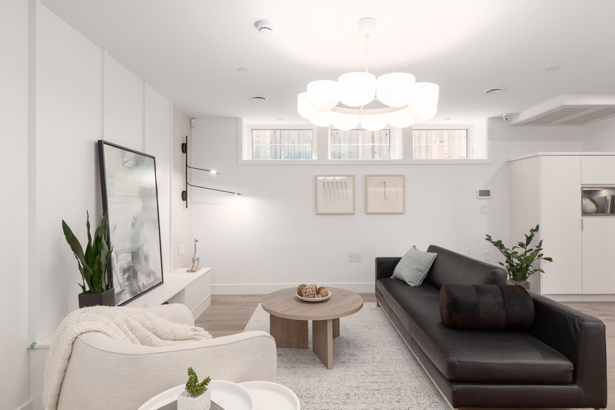 Kitchen Photo of 1143 W 33rd Avenue, Vancouver, BC