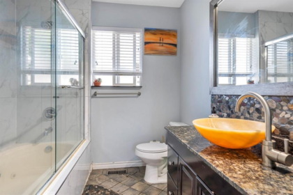 Primary Bathroom Photo of 32678 Pandora Avenue, Abbotsford, BC