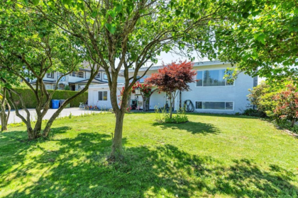 Swimming Pool Photo of 32678 Pandora Avenue, Abbotsford, BC