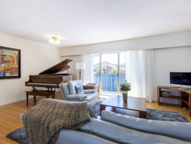 Kitchen Photo of 3111 Blundell Road, Richmond, BC