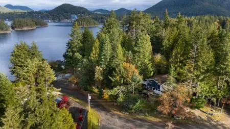4843 Arthur Way, Madeira Park, BC, Madeira Park — Single Family Residence for sale
