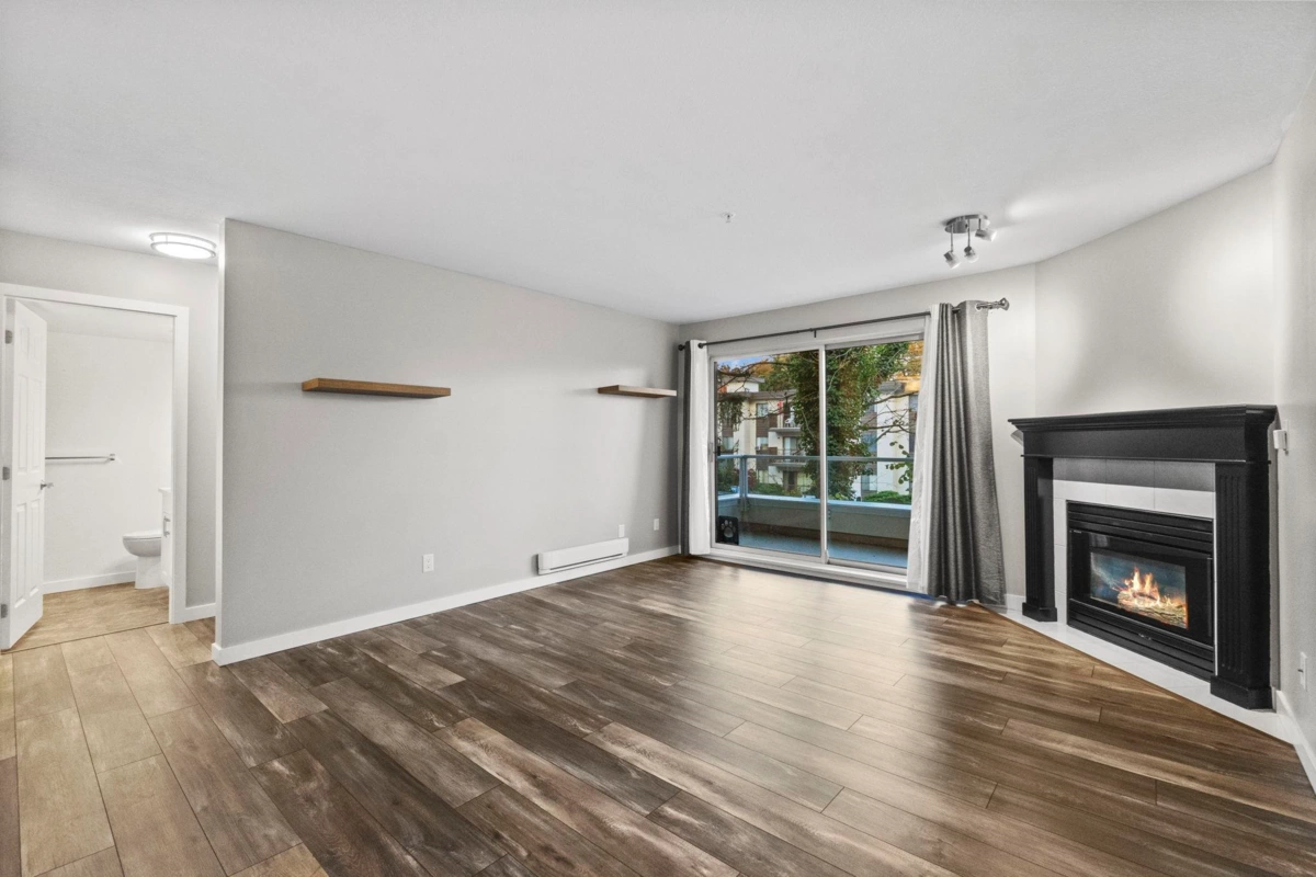 Family Room Photo of 220 2750 Fairlane Street, Abbotsford, BC