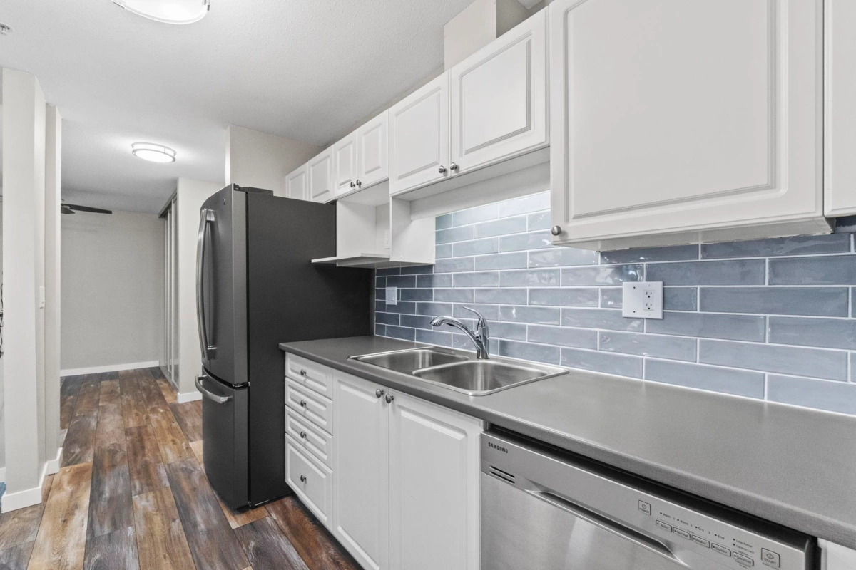 Primary Bathroom Photo of 220 2750 Fairlane Street, Abbotsford, BC