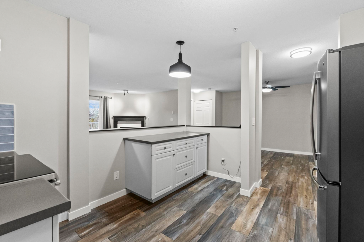 Walk-In Closet Photo of 220 2750 Fairlane Street, Abbotsford, BC