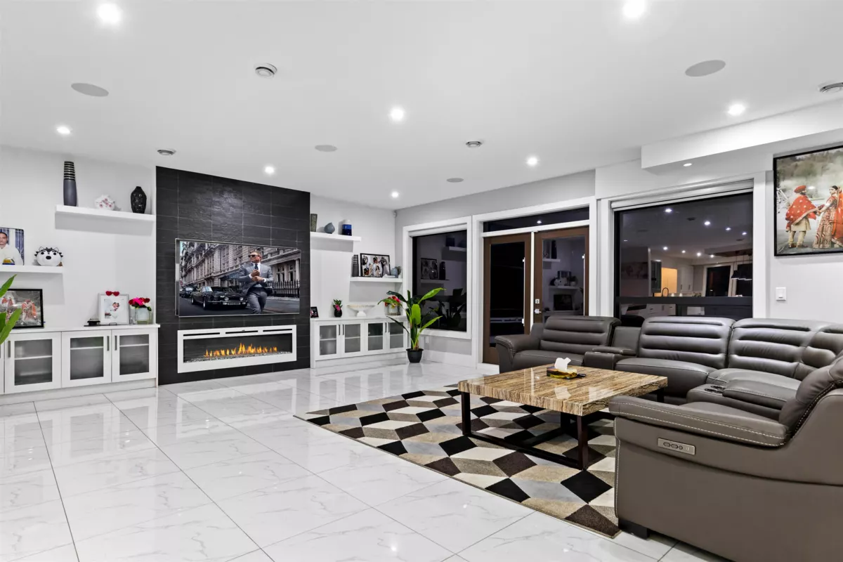 Dining Area Photo of 10550 127 Street, Surrey, BC