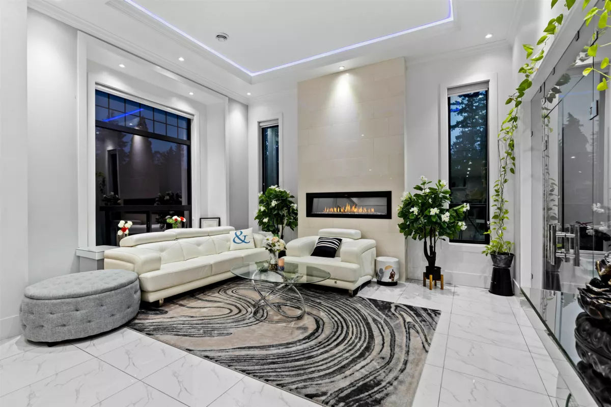 Family Room Photo of 10550 127 Street, Surrey, BC