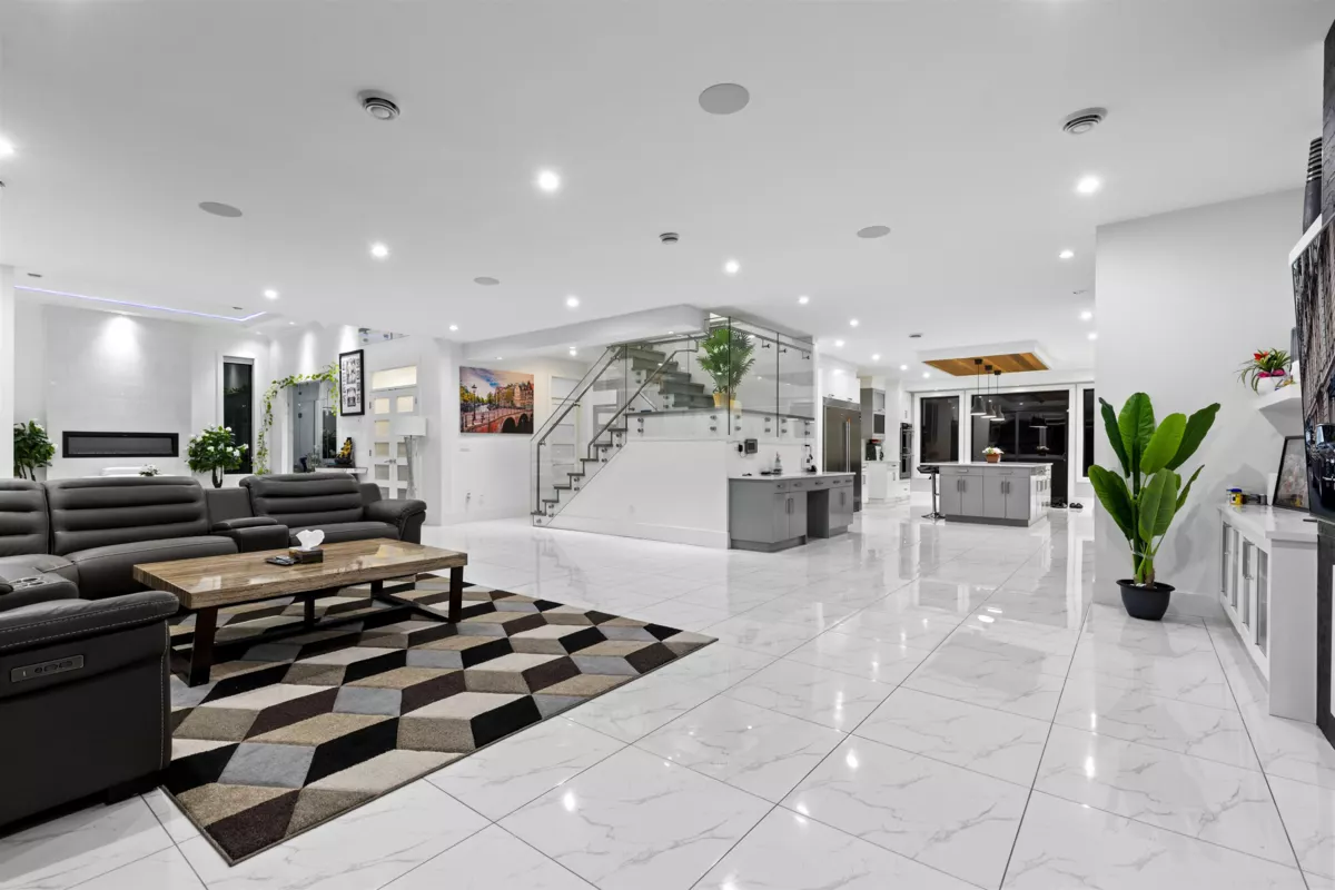 Kitchen Photo of 10550 127 Street, Surrey, BC