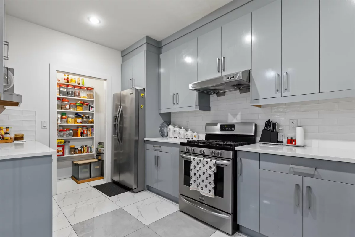 Primary Bathroom Photo of 10550 127 Street, Surrey, BC