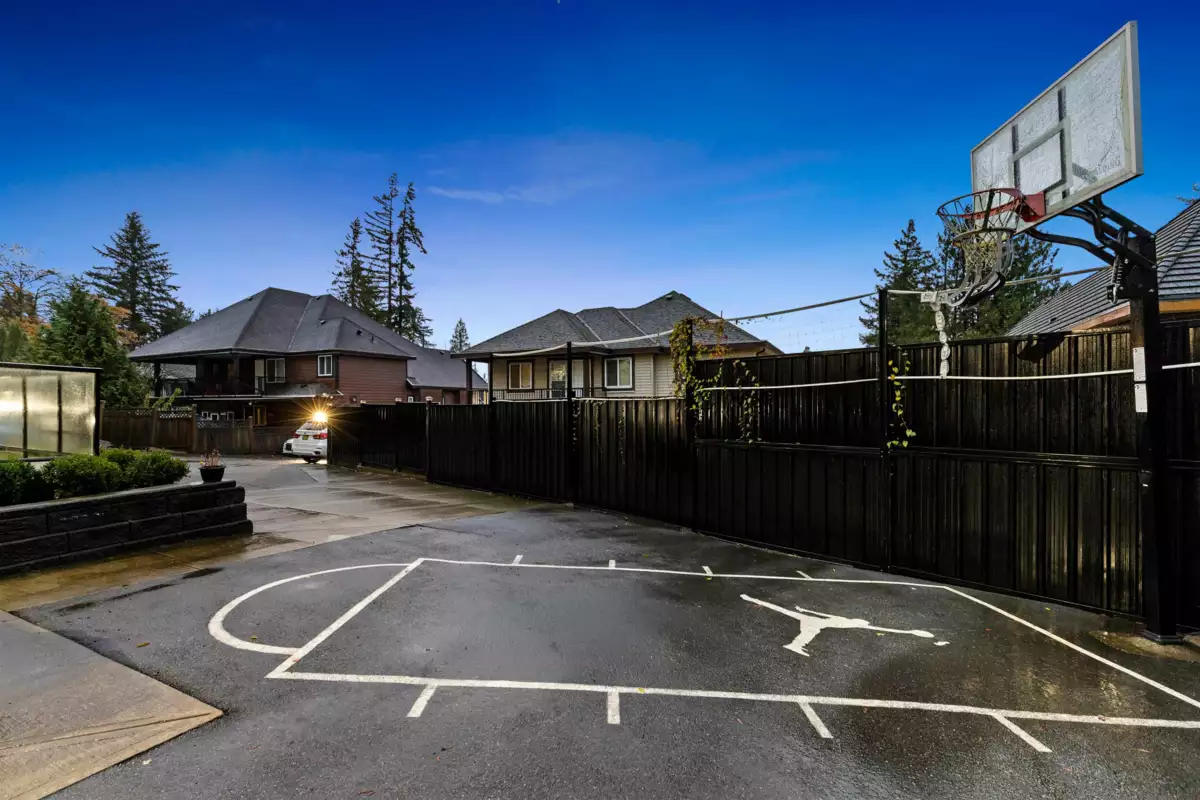 Staircase Photo of 10550 127 Street, Surrey, BC