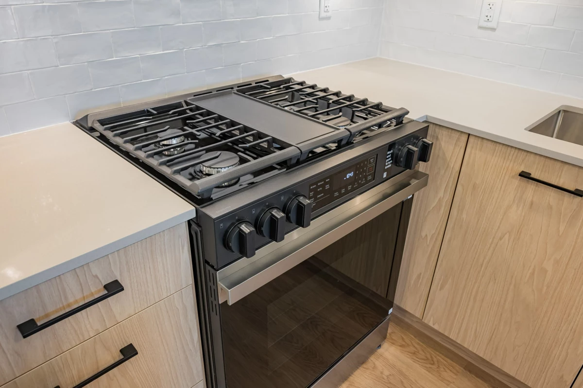 Bedroom 2 Photo of 414 27218 Aldergrove Town Center Drive, Langley, BC