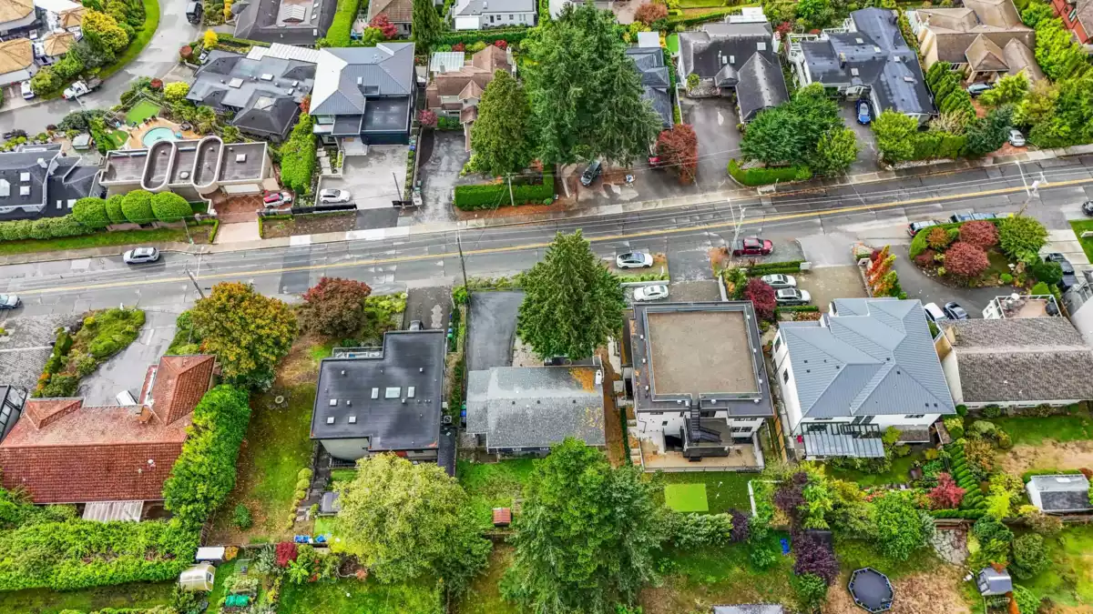 Dining Area Photo of 13179 Marine Drive, Surrey, BC