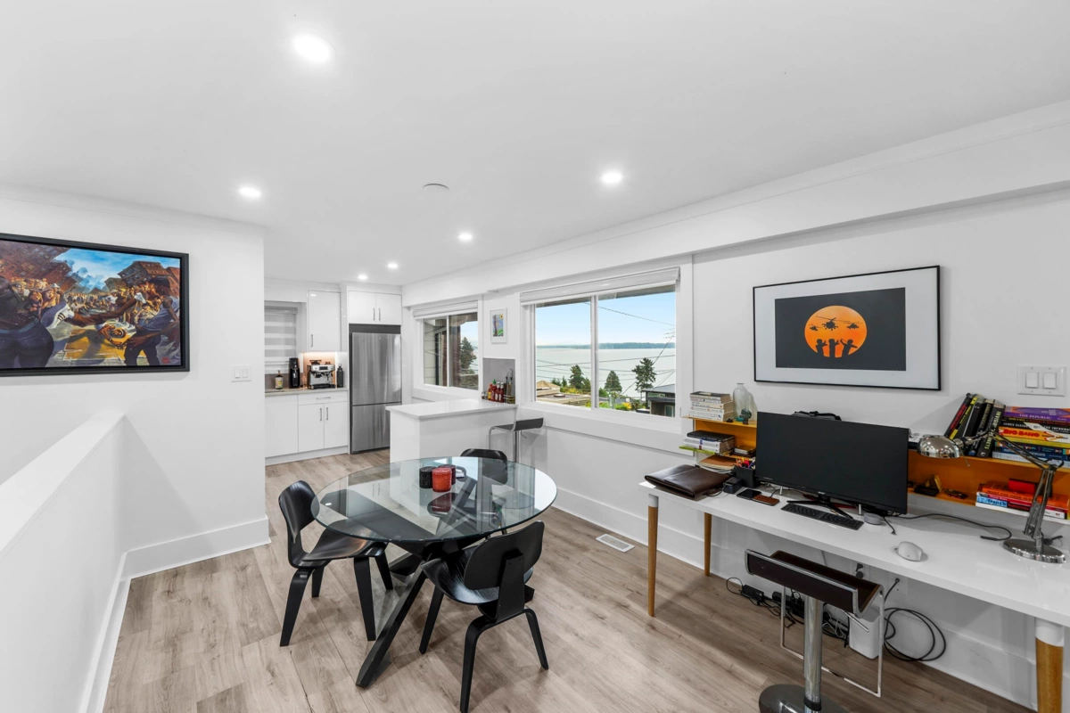 Powder Room Photo of 13179 Marine Drive, Surrey, BC