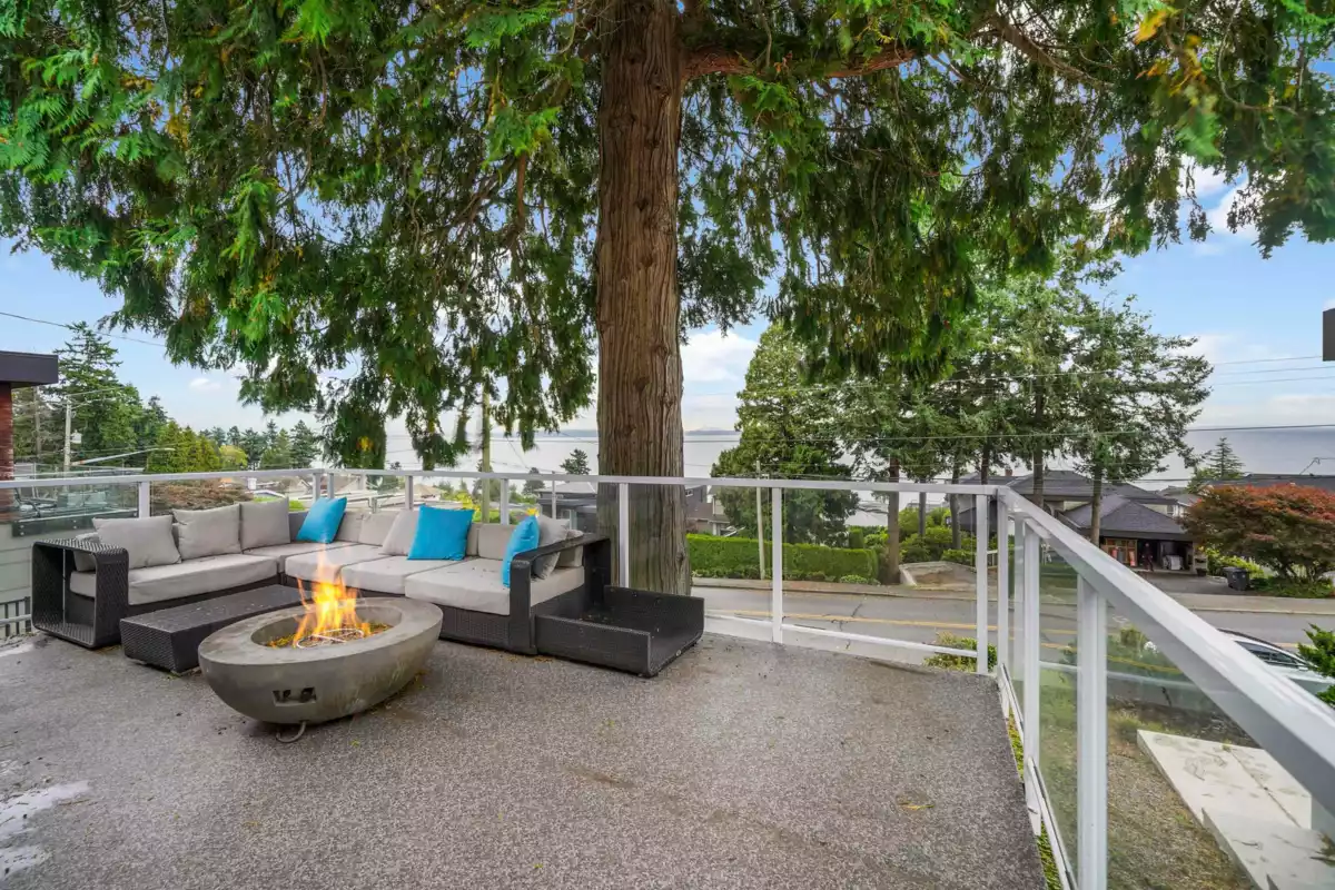 Walk-In Closet Photo of 13179 Marine Drive, Surrey, BC