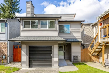 240 Davis Crescent, Langley, BC, Langley — Single Family Residence for sale