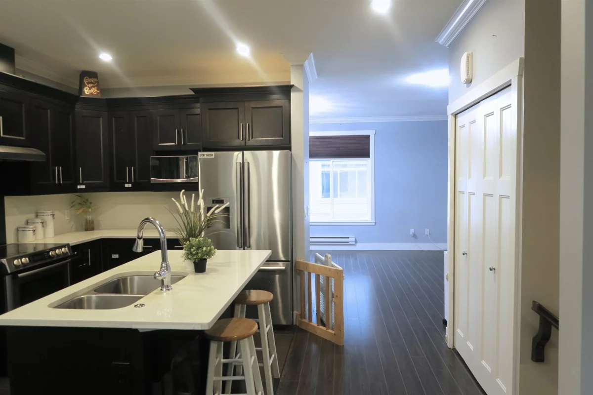 Kitchen Island Photo of 118 15399 Guildford Drive, Surrey, BC