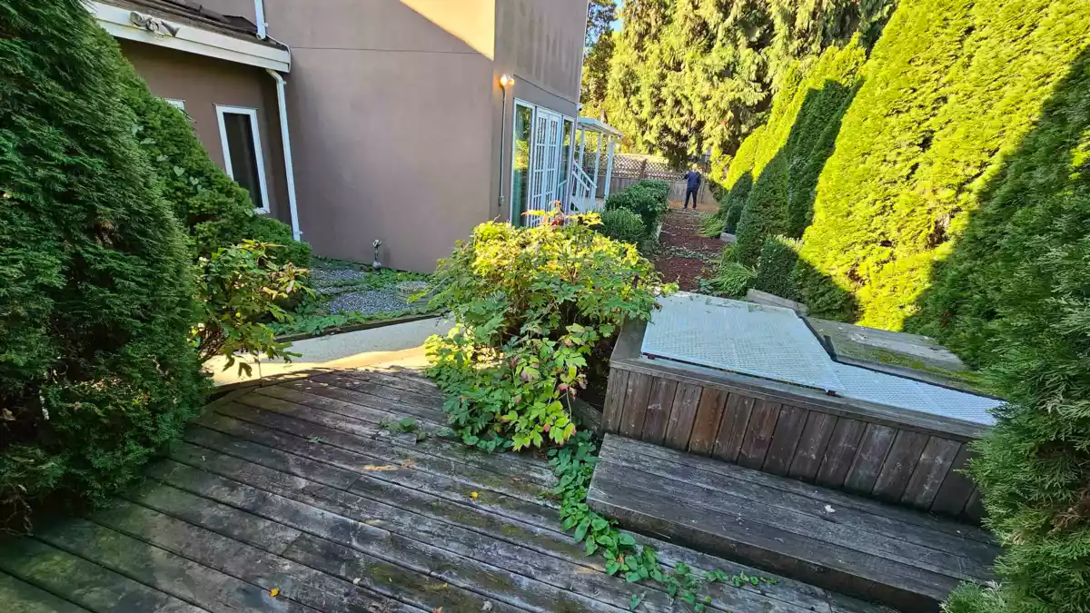 Swimming Pool Photo of 10251 Caithcart Road, Richmond, BC