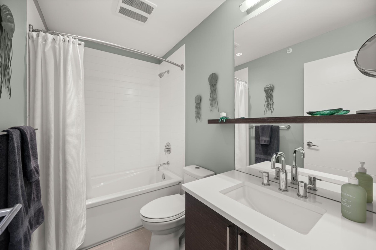 Garage Interior Photo of PH2 1333 Winter Street, White Rock, BC