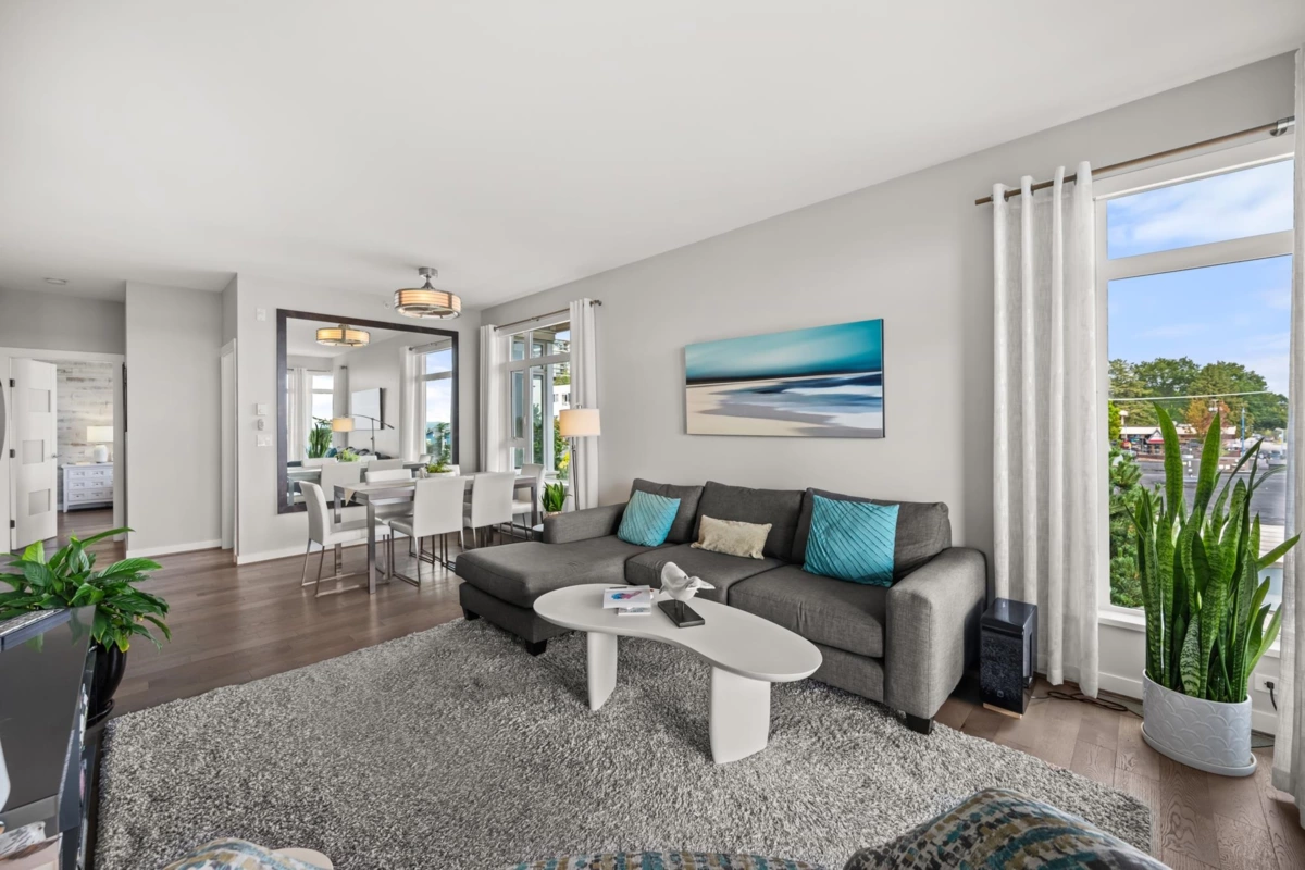 Kitchen Island Photo of PH2 1333 Winter Street, White Rock, BC