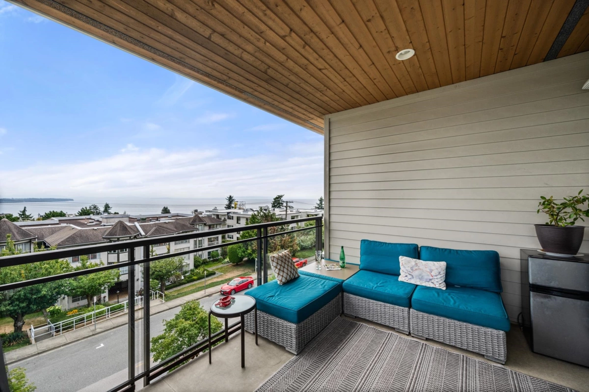 Neighborhood Park Photo Near PH2 1333 Winter Street, White Rock, BC