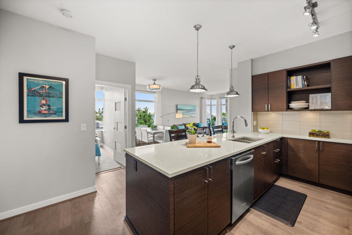 Primary Bedroom Photo of PH2 1333 Winter Street, White Rock, BC