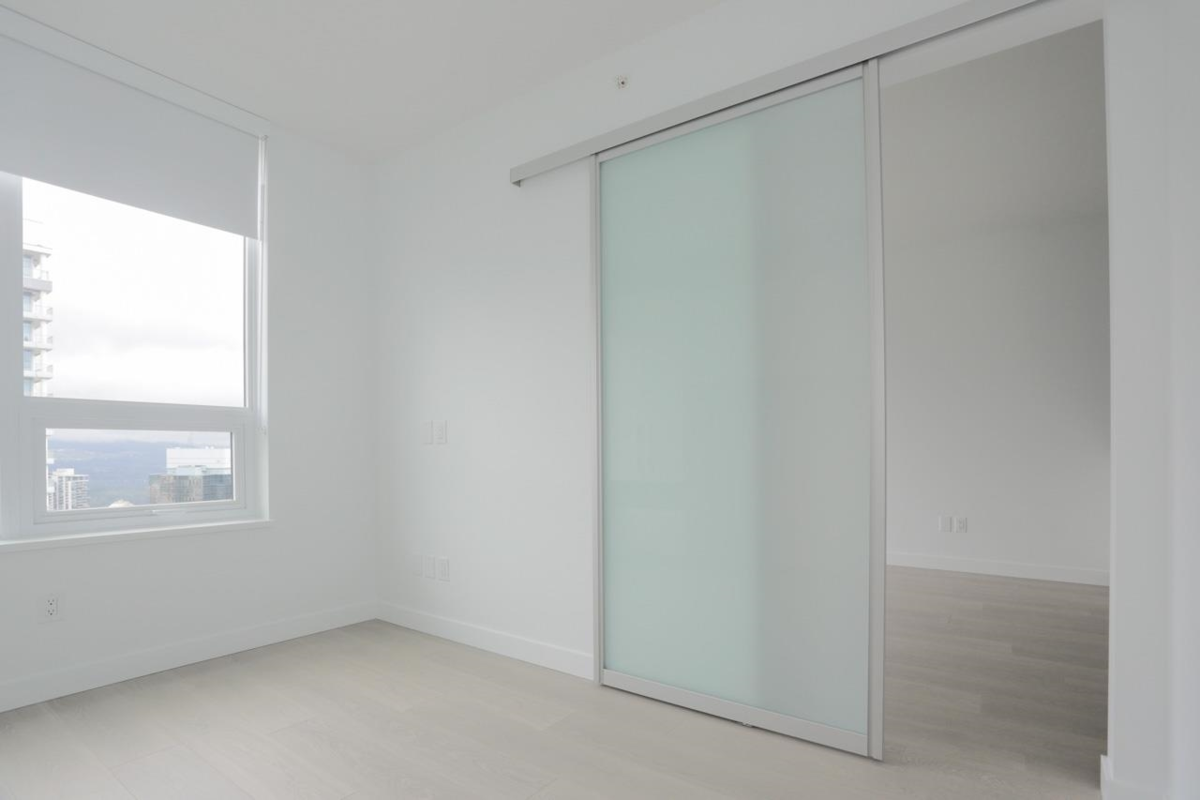 Kitchen Island Photo of 4001 6537 Telford Avenue, Burnaby, BC