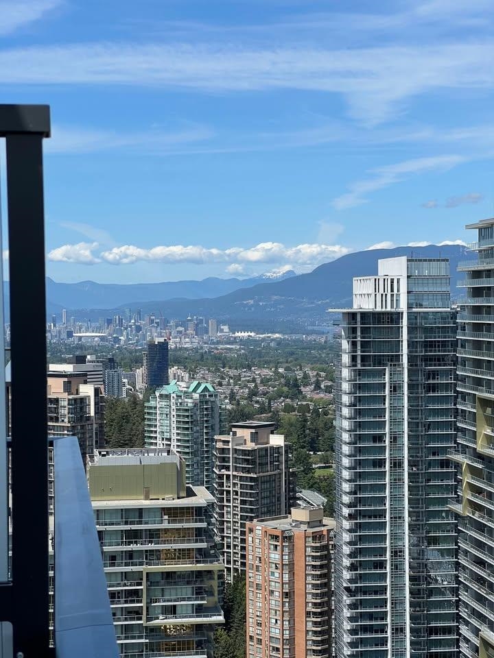 Living Room Photo of 4001 6537 Telford Avenue, Burnaby, BC