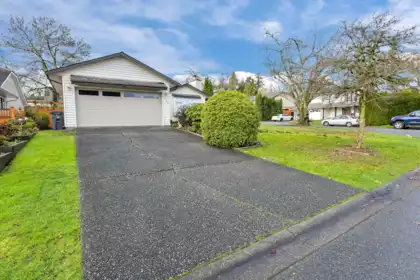 6043 174 Street, Surrey, BC, Surrey — Single Family Residence for sale