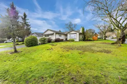 6043 174 Street, Surrey, BC, Surrey — Single Family Residence for sale