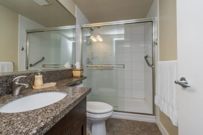 204 15777 Marine Drive, Surrey, BC