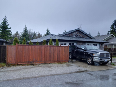 763 Gerussi Lane, Gibsons, BC, Gibsons — Half Duplex for sale