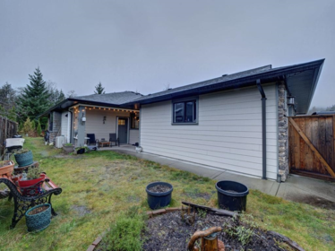 763 Gerussi Lane, Gibsons, BC, Gibsons — Half Duplex for sale