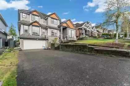 18011 63b Avenue, Surrey, BC, Cloverdale BC — 8 bed single family residence for sale