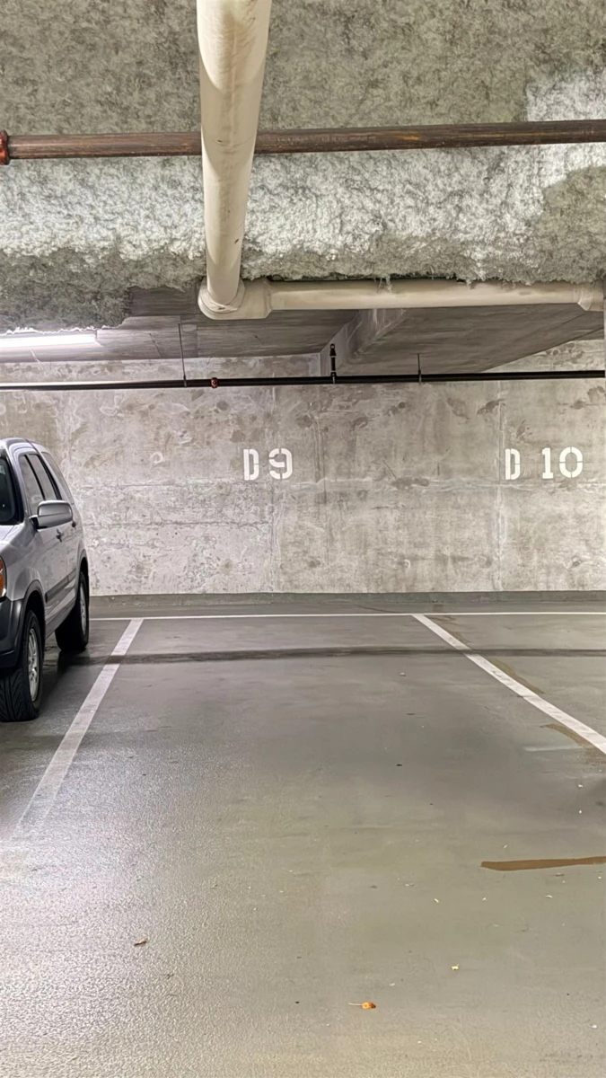 Mudroom Photo of 1403 8171 Saba Road, Richmond, BC