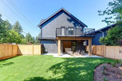 Garden / Landscaping Photo of 6009 16 Avenue, Delta, BC