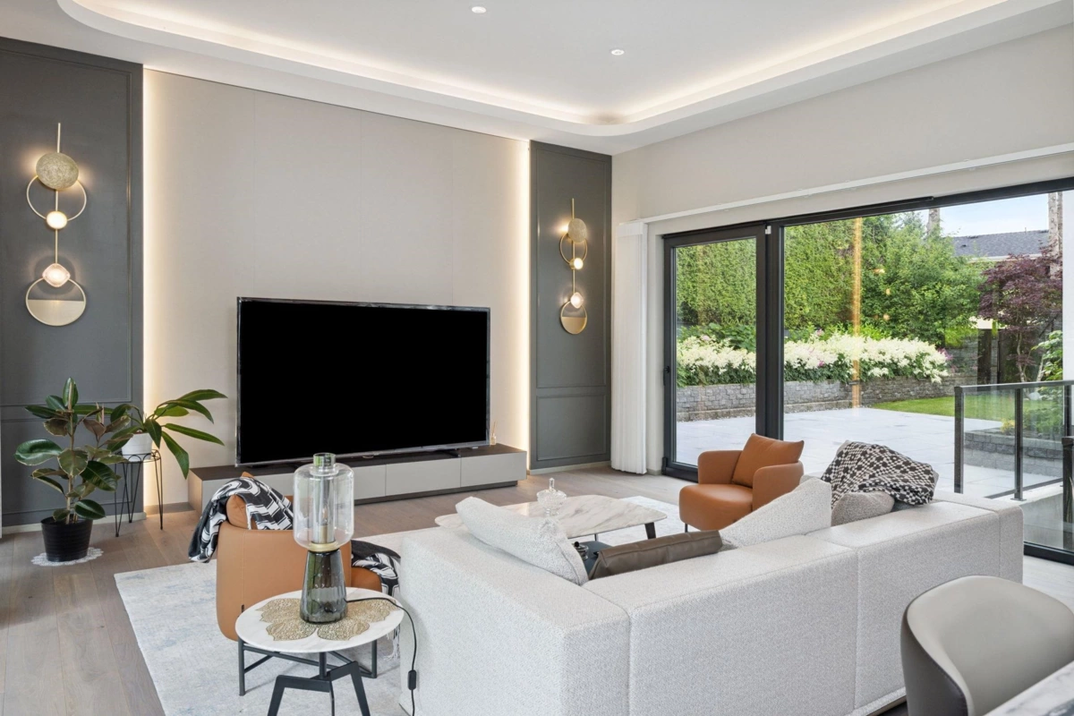 Kitchen Island Photo of 6363 Buckingham Drive, Burnaby, BC