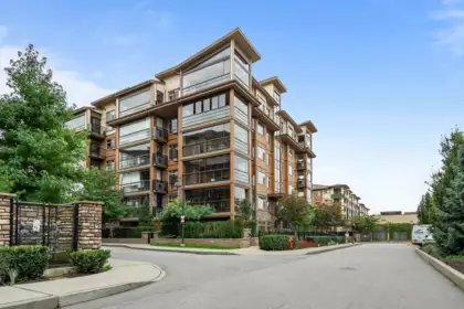 A512 20716 Willoughby Town Centre Drive, Langley, BC