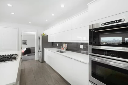 Kitchen Photo of 1095 W Keith Road, North Vancouver, BC