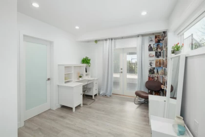 Powder Room Photo of 1095 W Keith Road, North Vancouver, BC