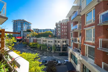 Office / Den Photo of 420 4028 Knight Street, Vancouver, BC