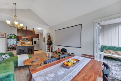 Breakfast Nook Photo of 411 12525 190a Street, Pitt Meadows, BC