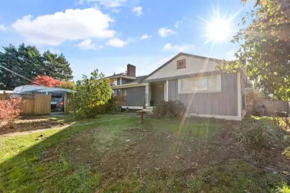 45878 Berkeley Avenue, Chilliwack, BC, Chilliwack Proper West — 5 bed single family residence for sale