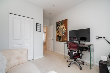 Entry Foyer Photo of A319 8150 207 Street, Langley, BC